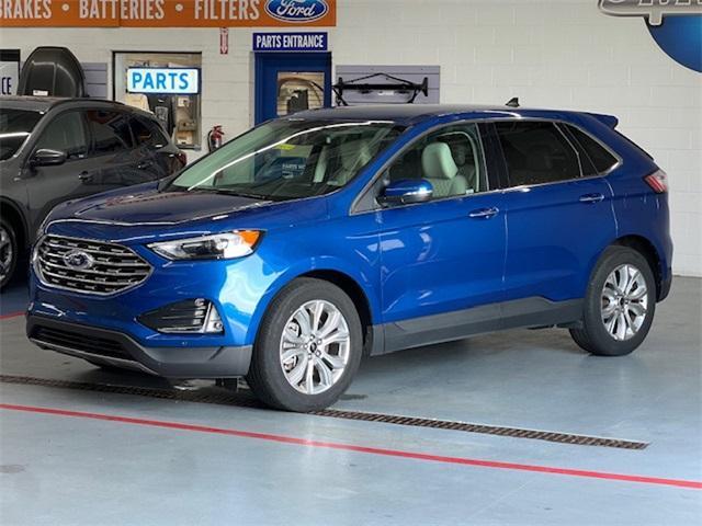 Photo of 2024 Blue Metallic Ford Edge