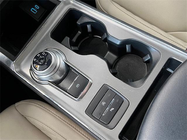 Photo of 2024 Blue Metallic Ford Edge