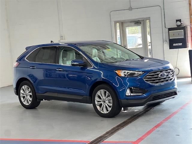 Photo of 2024 Blue Metallic Ford Edge