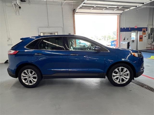Photo of 2024 Blue Metallic Ford Edge