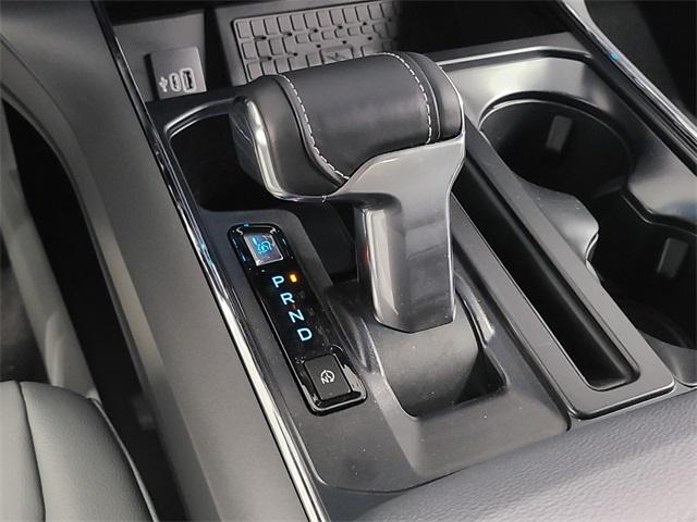 Photo of 2025 Oxford White Ford F-150 Lightning