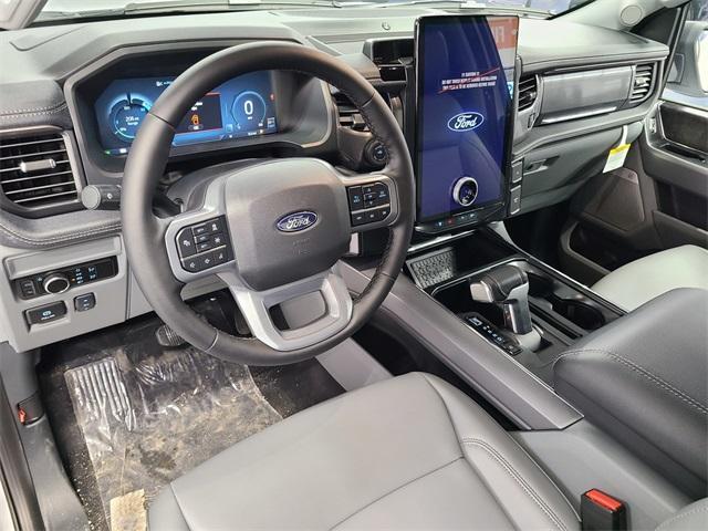 Photo of 2025 Oxford White Ford F-150 Lightning