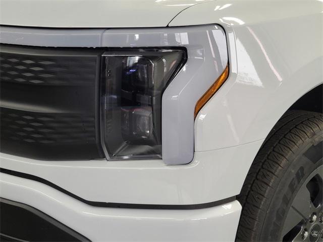 Photo of 2025 Oxford White Ford F-150 Lightning