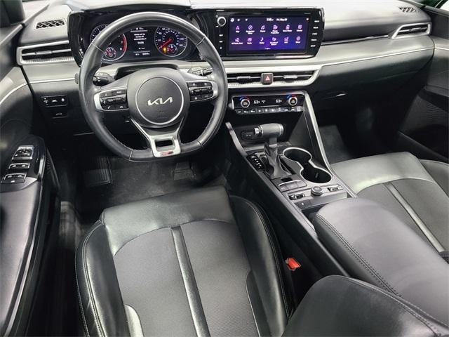 Photo of 2022 Glacial White Pearl Kia K5