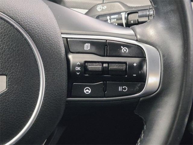 Photo of 2022 Glacial White Pearl Kia K5