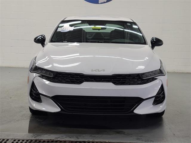 Photo of 2022 Glacial White Pearl Kia K5