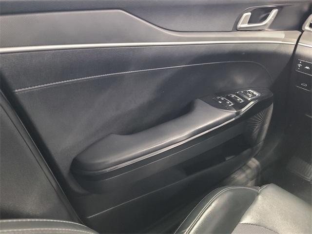 Photo of 2022 Glacial White Pearl Kia K5