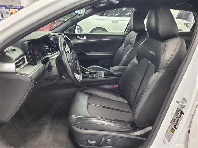 Photo of 2022 Glacial White Pearl Kia K5
