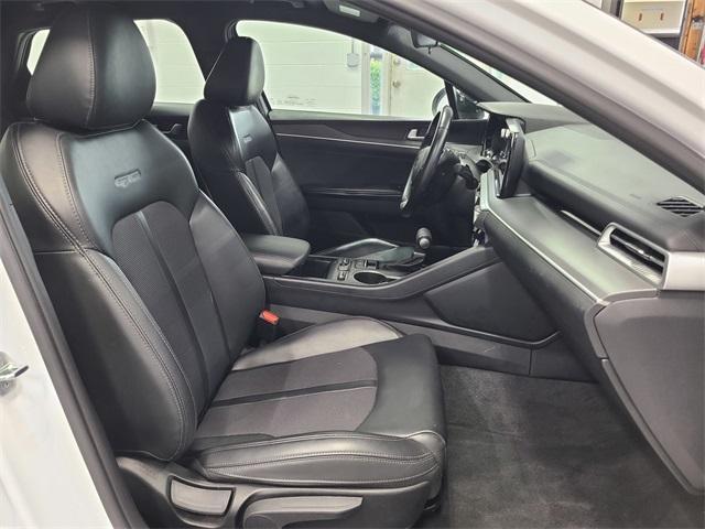 Photo of 2022 Glacial White Pearl Kia K5