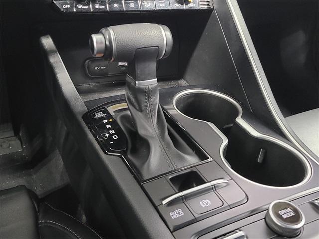 Photo of 2022 Glacial White Pearl Kia K5