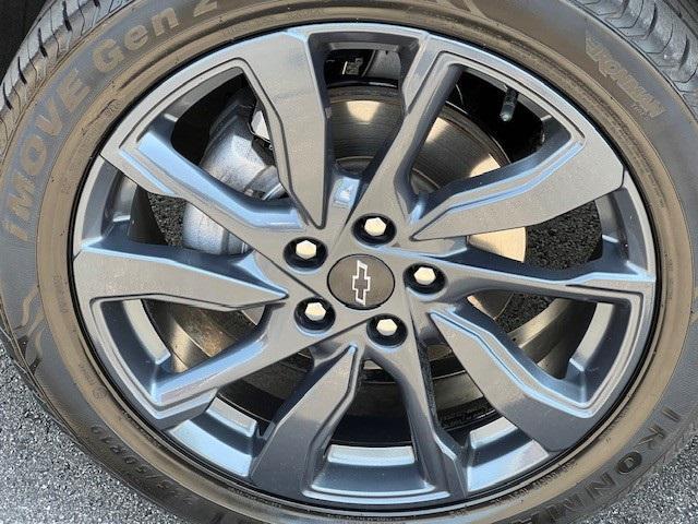 Photo of 2022 Mosaic Black Metallic Chevrolet Equinox