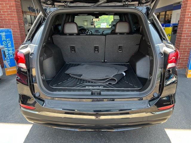 Photo of 2022 Mosaic Black Metallic Chevrolet Equinox