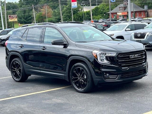 Photo of 2022 Ebony Twilight Metallic GMC Terrain