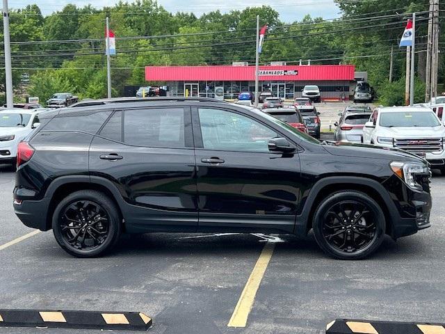Photo of 2022 Ebony Twilight Metallic GMC Terrain