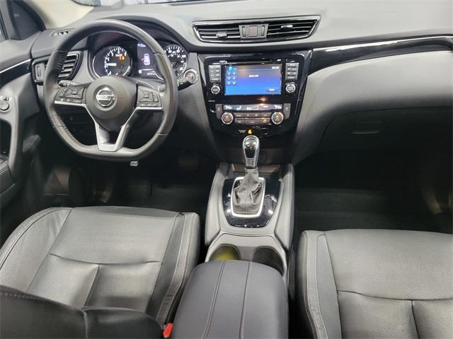 Photo of 2017 Brilliant Silver Nissan Rogue Sport