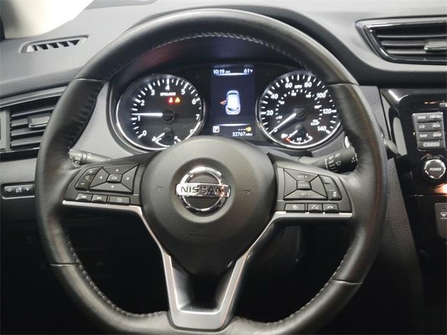 Photo of 2017 Brilliant Silver Nissan Rogue Sport