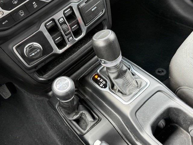 Photo of 2023 Black Clearcoat Jeep Gladiator