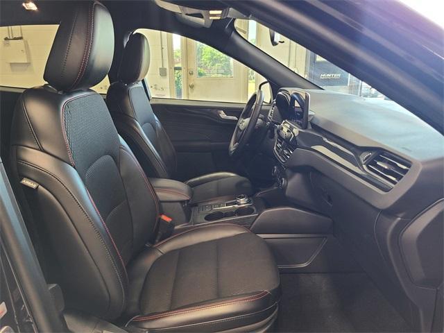 Photo of 2025 Black Metallic Ford Escape