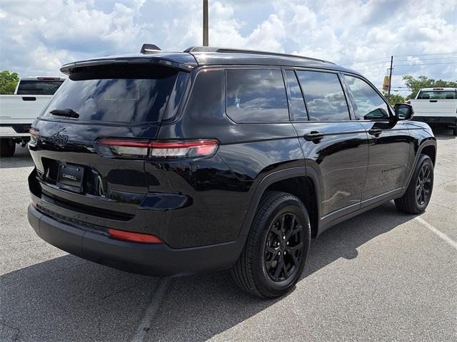Photo of 2024 Diamond Black Jeep Grand Cherokee L