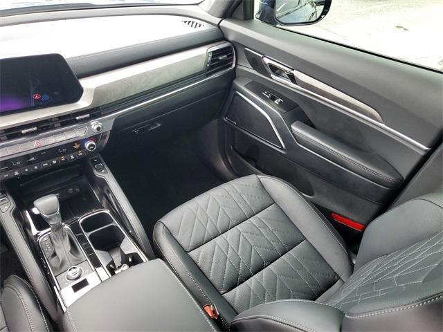 Photo of 2024 Midnight Black Kia Telluride