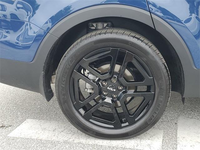Photo of 2024 Midnight Black Kia Telluride