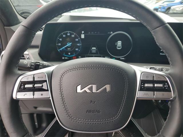 Photo of 2024 Midnight Black Kia Telluride