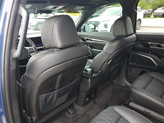 Photo of 2024 Midnight Black Kia Telluride