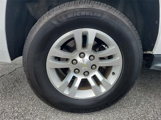 Photo of 2020 Summit White Chevrolet Suburban