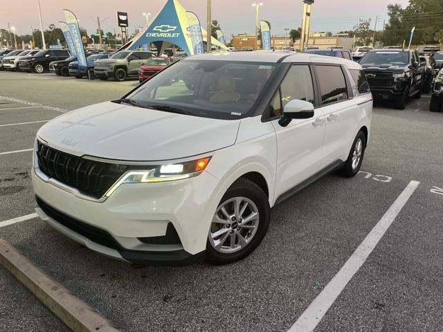 Photo of 2022 Snow White Pearl Kia Carnival