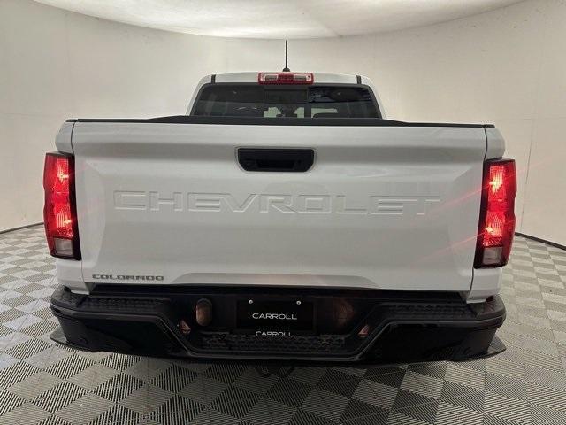 Photo of 2025 Summit White Chevrolet Colorado