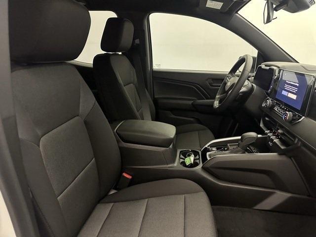 Photo of 2025 Summit White Chevrolet Colorado