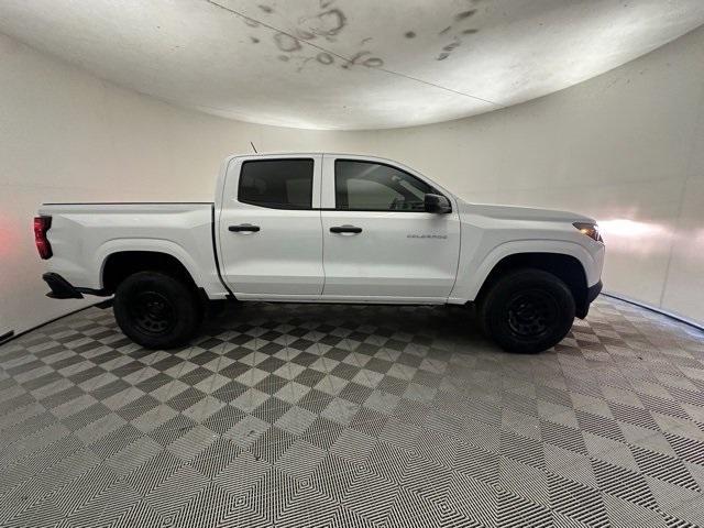 Photo of 2025 Summit White Chevrolet Colorado