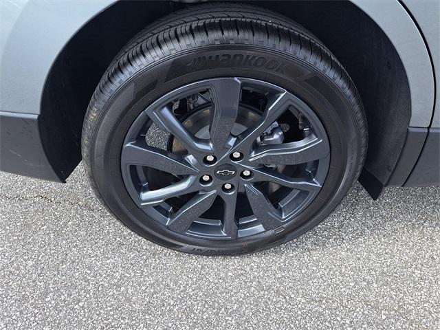 Photo of 2023 Sterling Gray Metallic Chevrolet Equinox