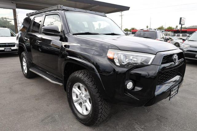 Photo of 2016 Midnight Black Metallic Toyota 4Runner