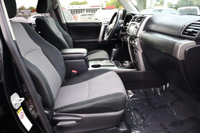 Photo of 2016 Midnight Black Metallic Toyota 4Runner