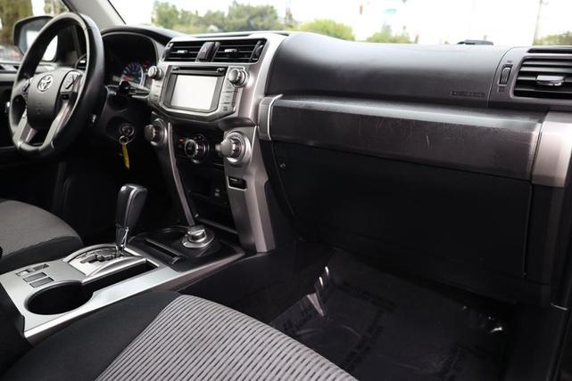 Photo of 2016 Midnight Black Metallic Toyota 4Runner