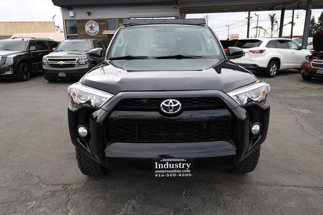 Photo of 2016 Midnight Black Metallic Toyota 4Runner