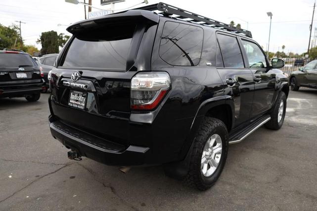Photo of 2016 Midnight Black Metallic Toyota 4Runner
