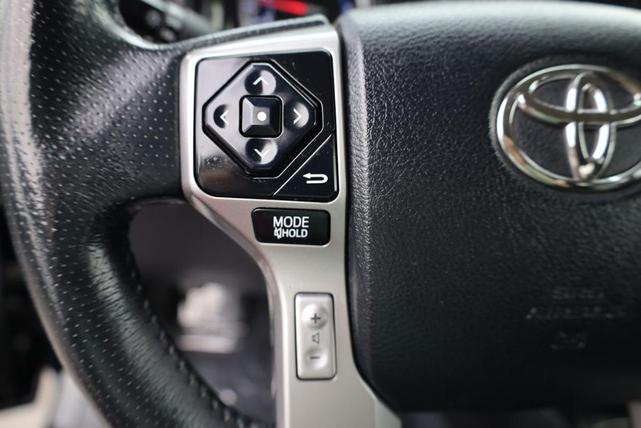 Photo of 2016 Midnight Black Metallic Toyota 4Runner