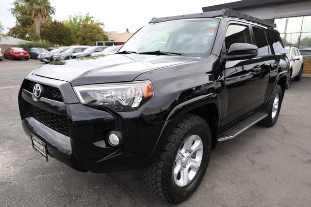 Photo of 2016 Midnight Black Metallic Toyota 4Runner