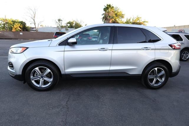 Photo of 2019 Ingot Silver Metallic Ford Edge