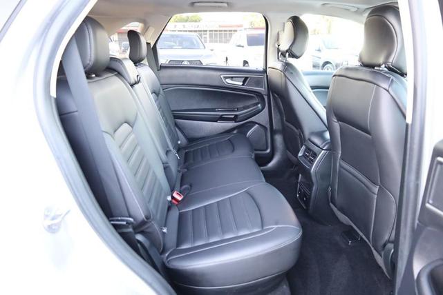 Photo of 2019 Ingot Silver Metallic Ford Edge