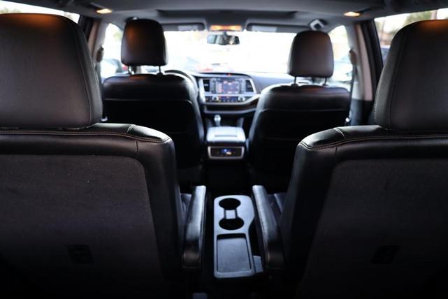 Photo of 2014 Blizzard Pearl Toyota Highlander