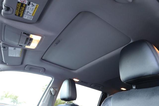Photo of 2014 Blizzard Pearl Toyota Highlander