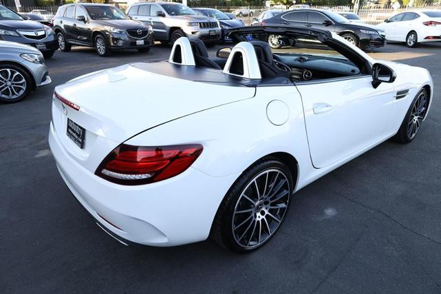 Photo of 2019 Polar White Mercedes-Benz SLC 300