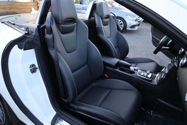 Photo of 2019 Polar White Mercedes-Benz SLC 300