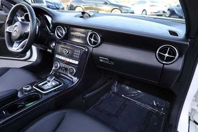 Photo of 2019 Polar White Mercedes-Benz SLC 300