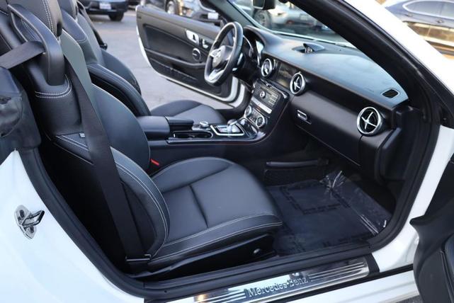 Photo of 2019 Polar White Mercedes-Benz SLC 300