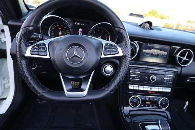 Photo of 2019 Polar White Mercedes-Benz SLC 300