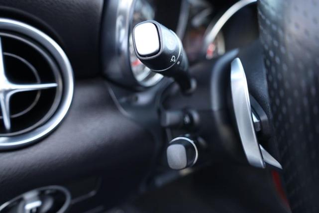 Photo of 2019 Polar White Mercedes-Benz SLC 300
